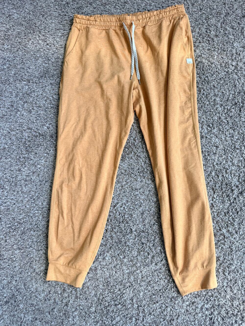Vuori Women’s Performance Jogger – Caramel Heather brown – Size Large